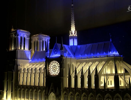 Un son et lumière dans son salon en hommage à Notre-Dame-de-Paris