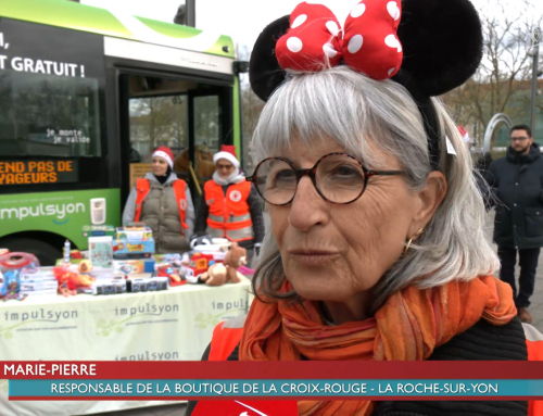 La Roche-sur-Yon : le Bus de Noël remet ses dons de jouets aux associations